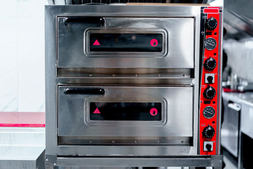 Cocina industrial con horno