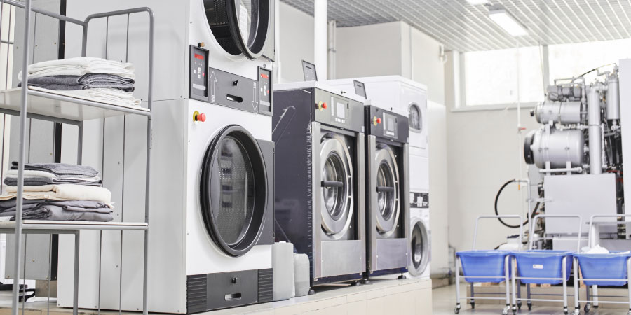 equipos mostrando contar con automatización en lavanderías industriales